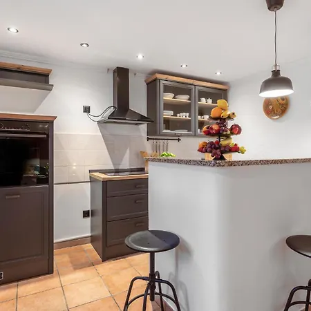 Prázdninový dům In With Kitchen