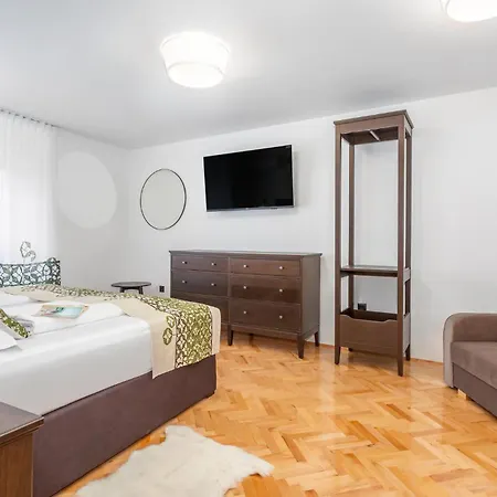 Prázdninový dům In With Kitchen Cernik (Primorje-Gorski Kotar)