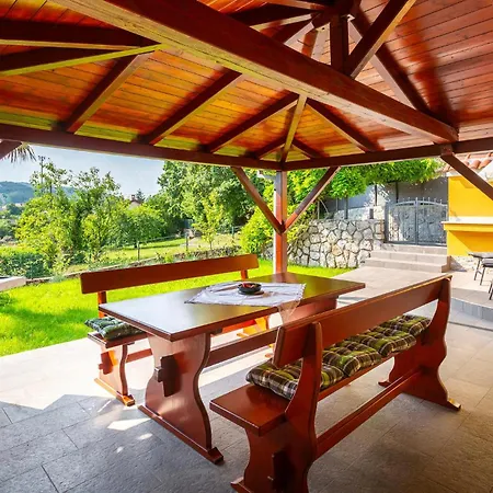 Prázdninový dům In With Kitchen Cernik (Primorje-Gorski Kotar)